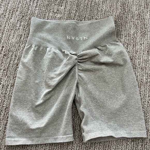 Beige scrunch seamless shorts - Picture 5 of 5